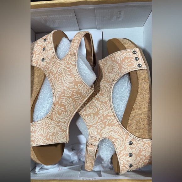 Very G Isabella tooled Nude Wedge Open Toe Cork Heel Shoe Sandal Size 9 - Picture 2 of 8